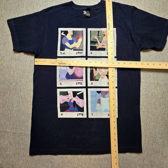 Disney Princess Evolution Graphic T-Shirt Unisex Size M - Picture 3 of 7